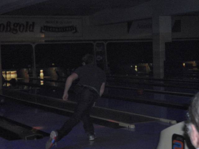 Slideshow sized image of Bowling 2009 01.jpg