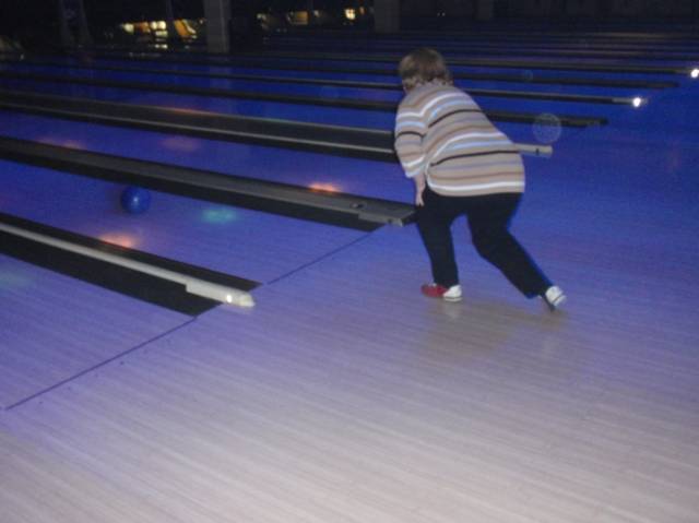 Slideshow sized image of Bowling 2009 08.jpg