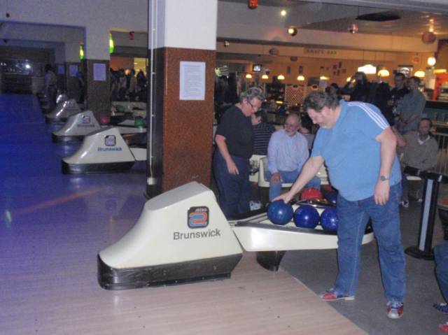 Slideshow sized image of Bowling 2009 09.jpg